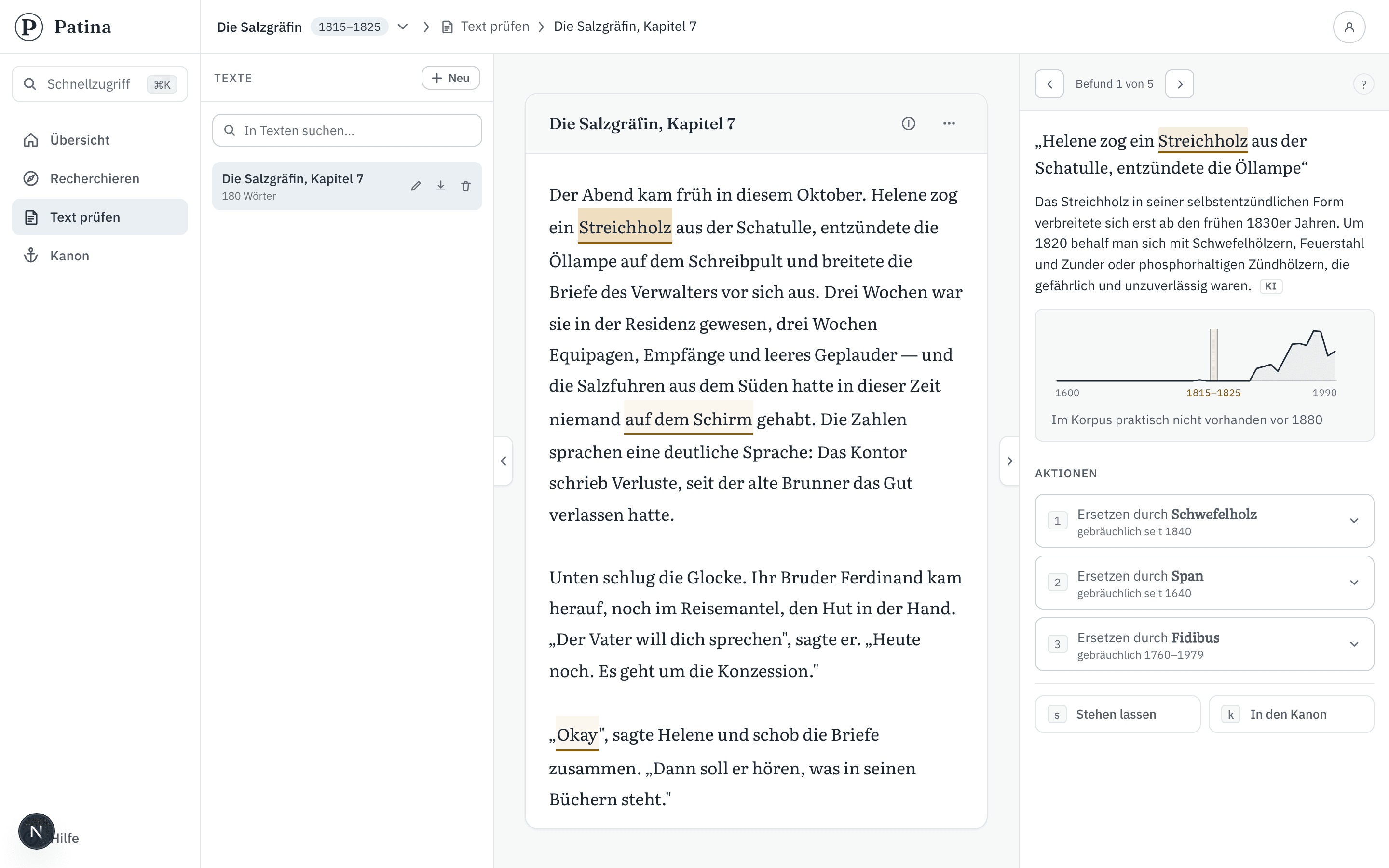 Die Text-Prüfung von Patina: links der Text mit bernsteinfarben markierten Verdachtsfällen, in der Mitte das geöffnete Manuskript, rechts die Befundkarte mit Zitat, Wortverlaufskurve und Aktionen.